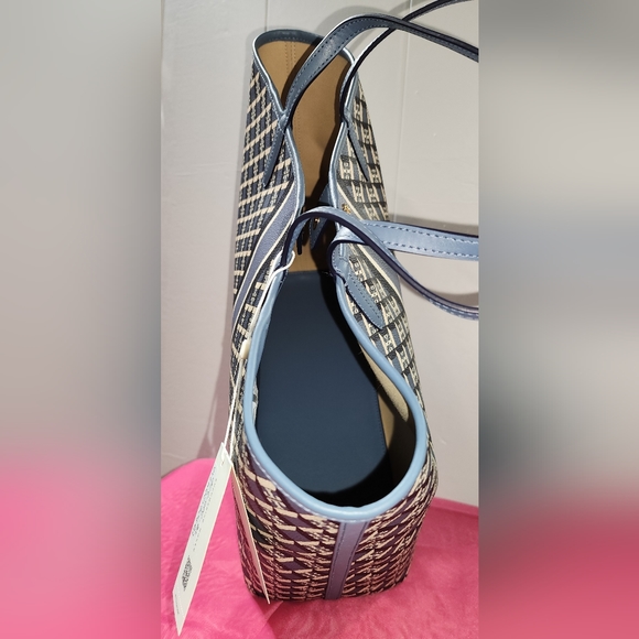 Tory Burch Geo Logo Tote Bag - Picture 9 of 10